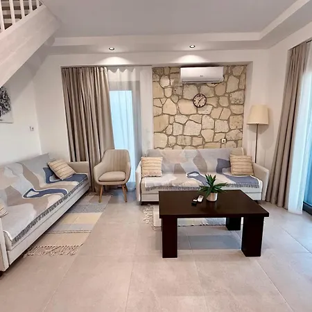 Delight House's 4* Афитос