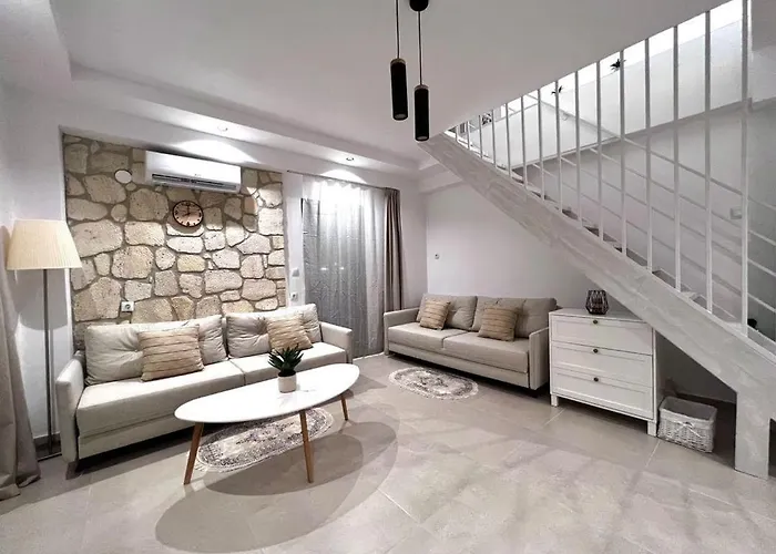 Delight House's 3* Афитос